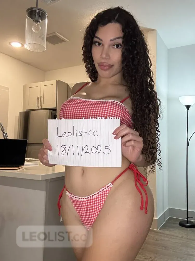 Escorts Mississauga, Ontario Caressa