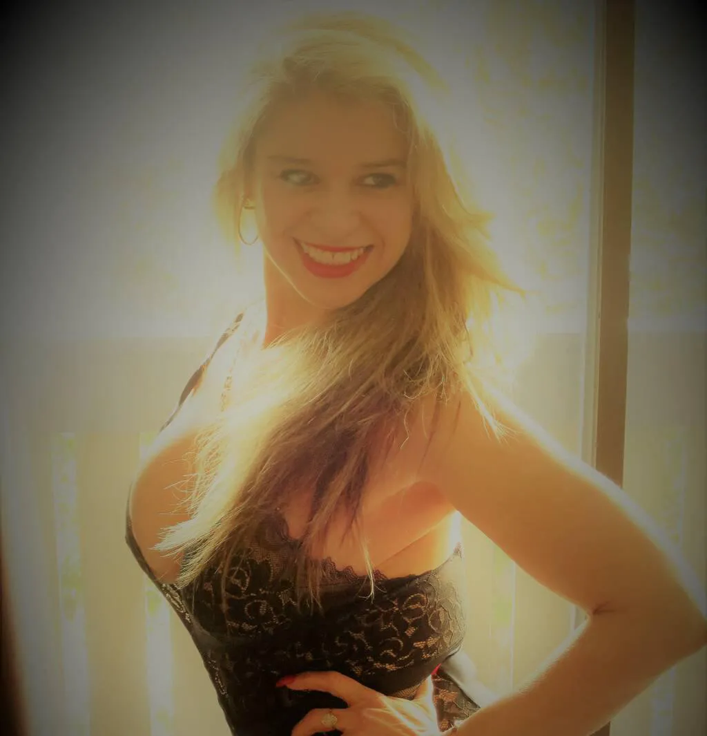 Escorts Vancouver, British Columbia Alejandra Bonita
