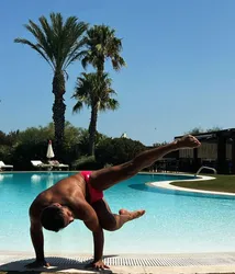 Escorts London, England DougYogi