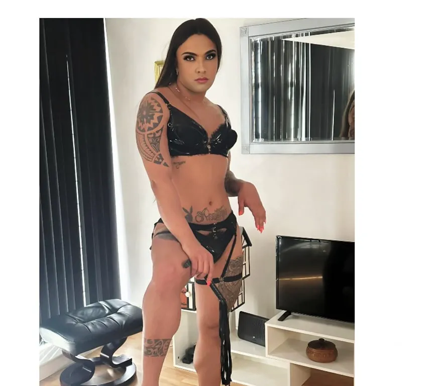 Escorts Birmingham, England Alicia Party hot