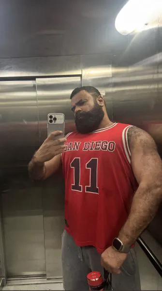 Escorts Madrid, Spain WoofbrBear