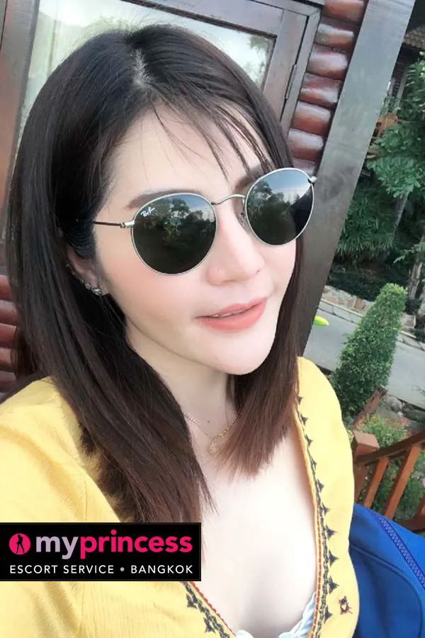 Escorts Bangkok, Thailand Awesome Adult Escort Yahoo GFE Receiving Golden Shower