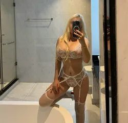 Escorts Ibiza, Spain Onlyfans model @alexacarter2021