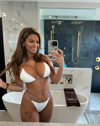 Escorts Red Deer, Alberta Dakota