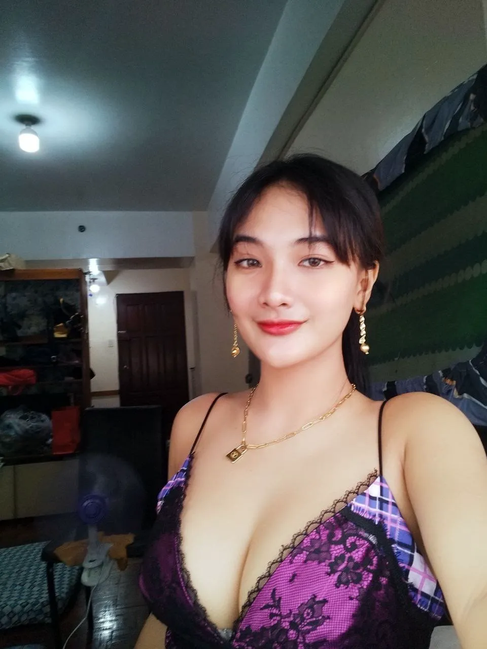 Escorts Makati City, Philippines ZOE Eighteen