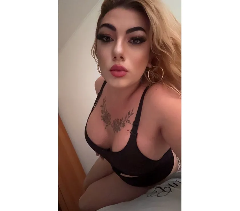 Escorts Sheffield, England Seductive Trans Beauty! 💯 rial party girl