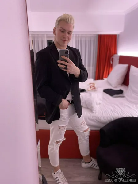 Escorts Koeln, Germany Youngblondgay