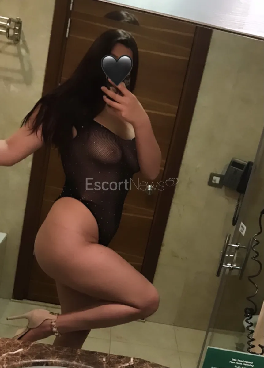 Escorts Turkey Alina Derin