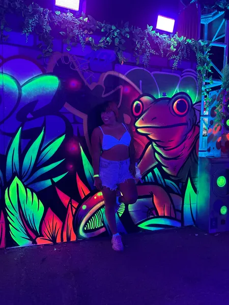 Escorts Anaheim, California Doing In/ Out Text