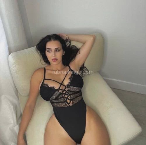 Model Hooker Madison