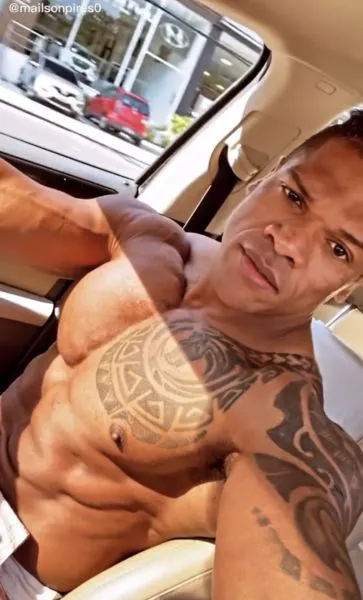 Escorts London, England JhonnyMuscleTop