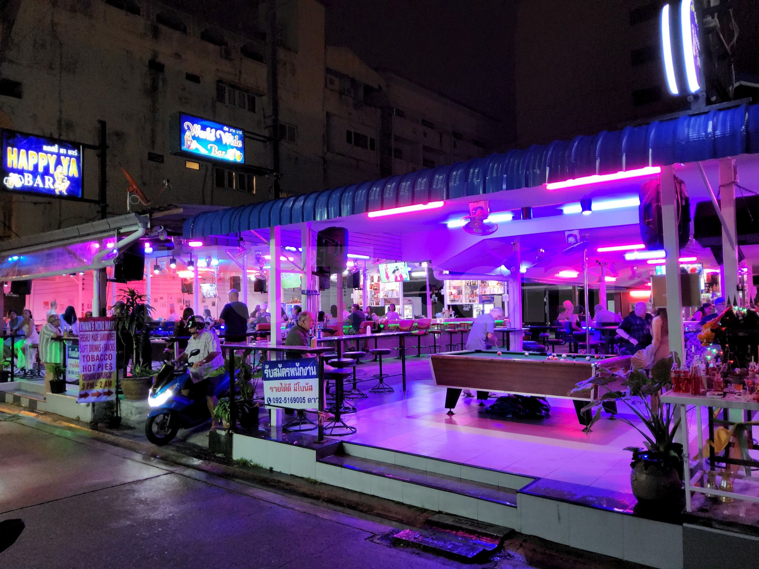 Pattaya, Thailand World Wide Bar