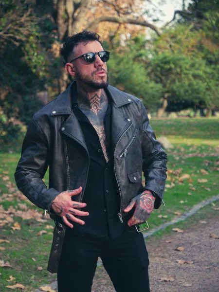Escorts Chicago, Illinois Talltattooed