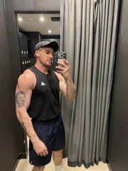 Escorts Dubai, United Arab Emirates Dixons