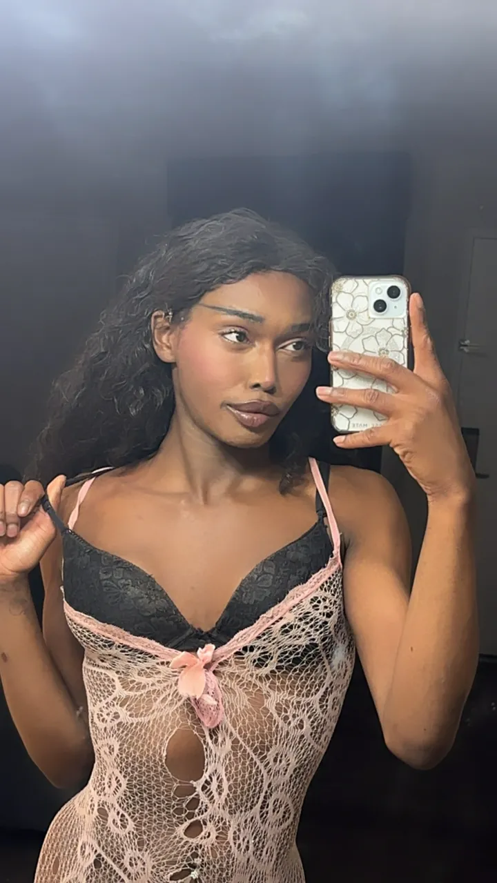 Escorts Ontario, California Kitoria