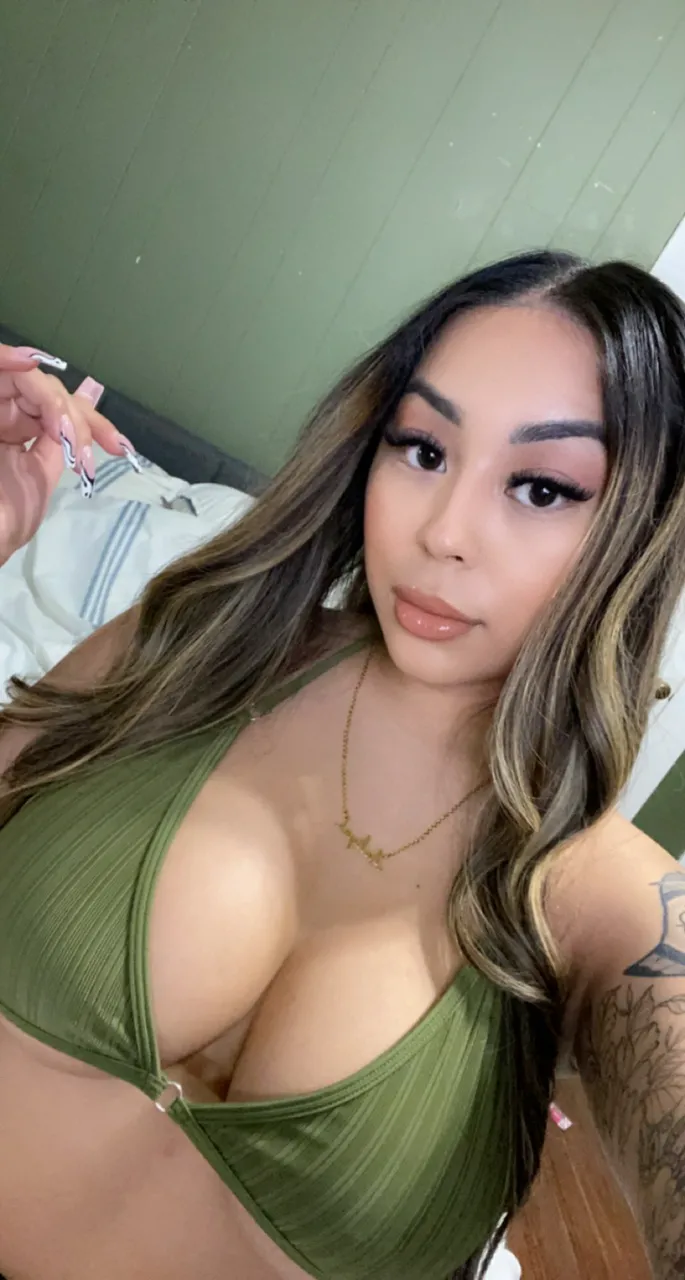Escorts Oakland, California Use me to please that cock🍆 of yours and watch me snatch your soul ☺️