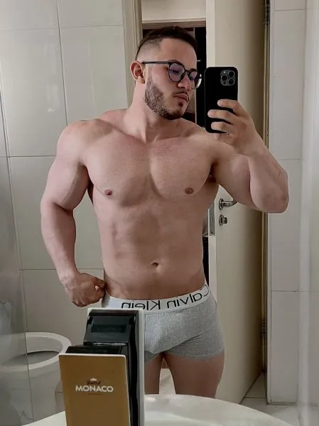 Escorts Paris, France Masseur_Muscle