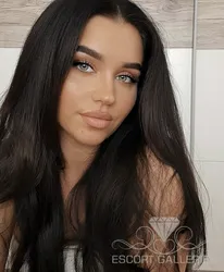 Escorts The Hague, Netherlands Eva -Escort for Couples