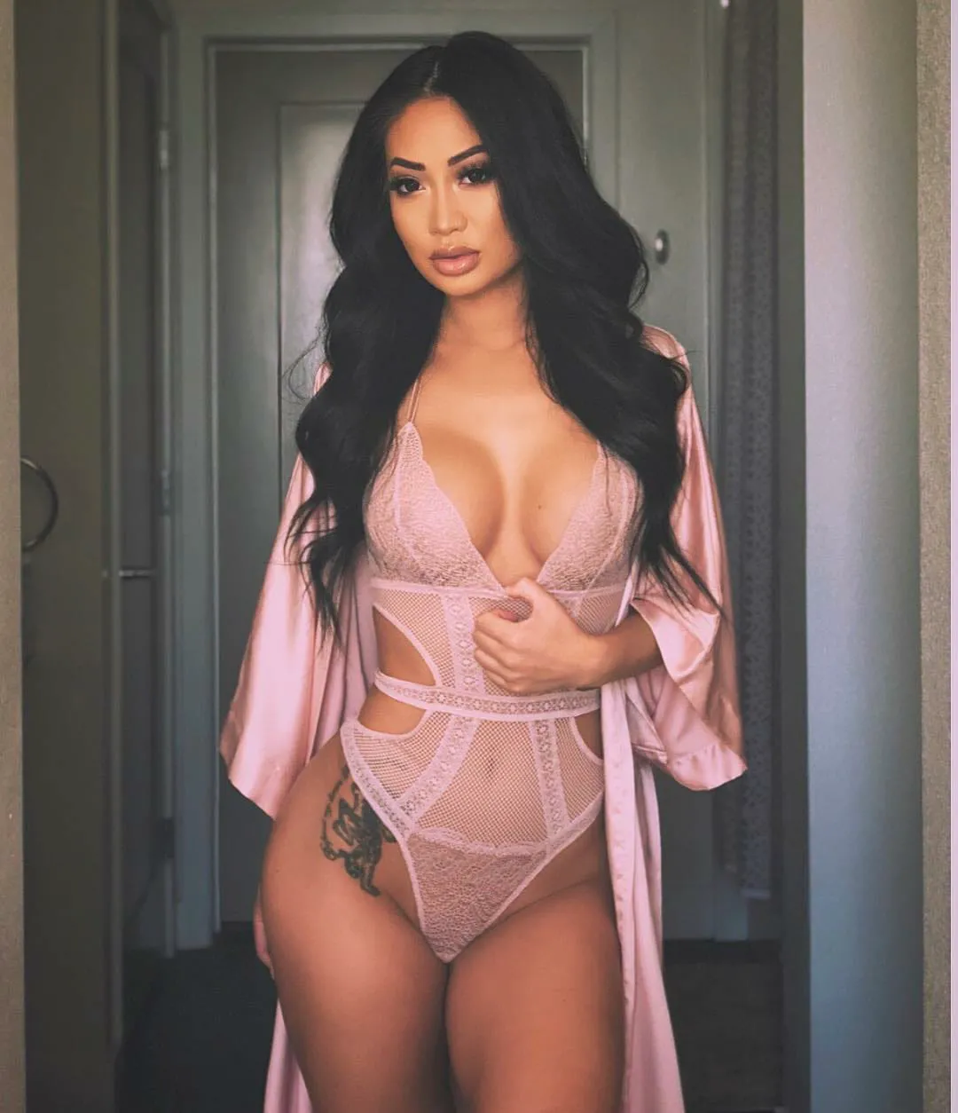 Escorts Muscat, Oman Sex Therapist Best Escort Services Sweet Julia For Girlfriend Experience