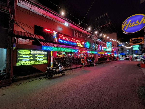 Beer Bar / Go-Go Bar Ko Samui, Thailand Henry Africa's Bar