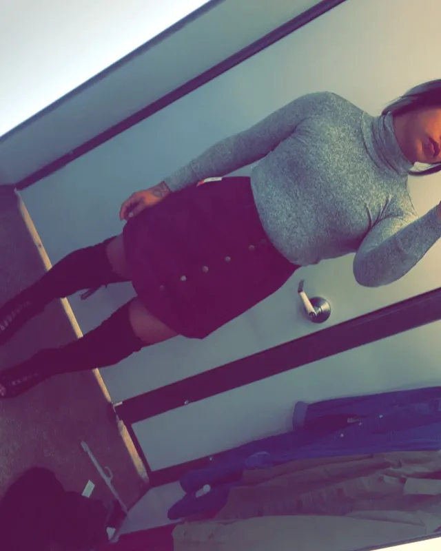 Escorts Anaheim, California Doing In/ Out Text