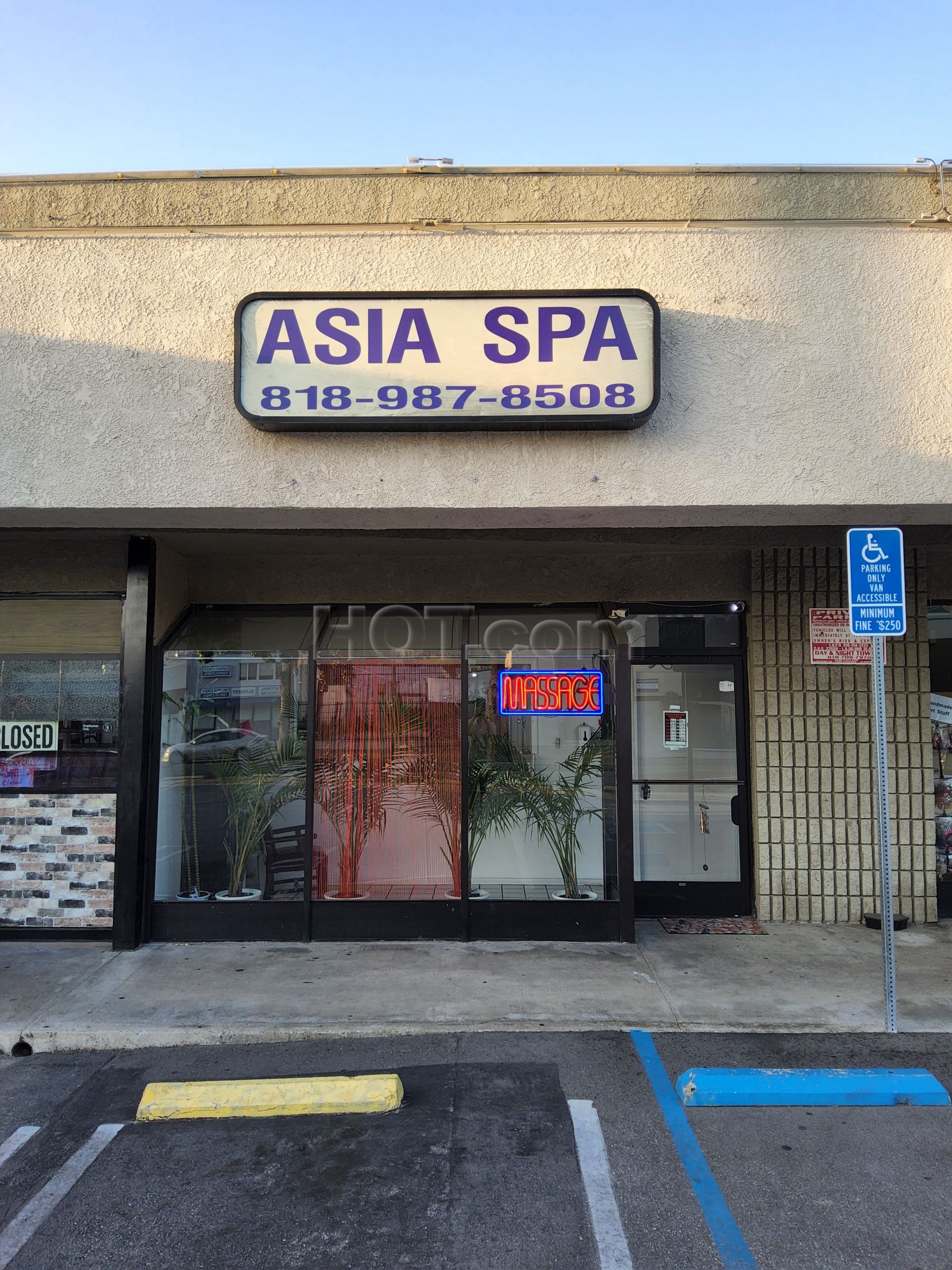 Woodland Hills, California Asia Spa