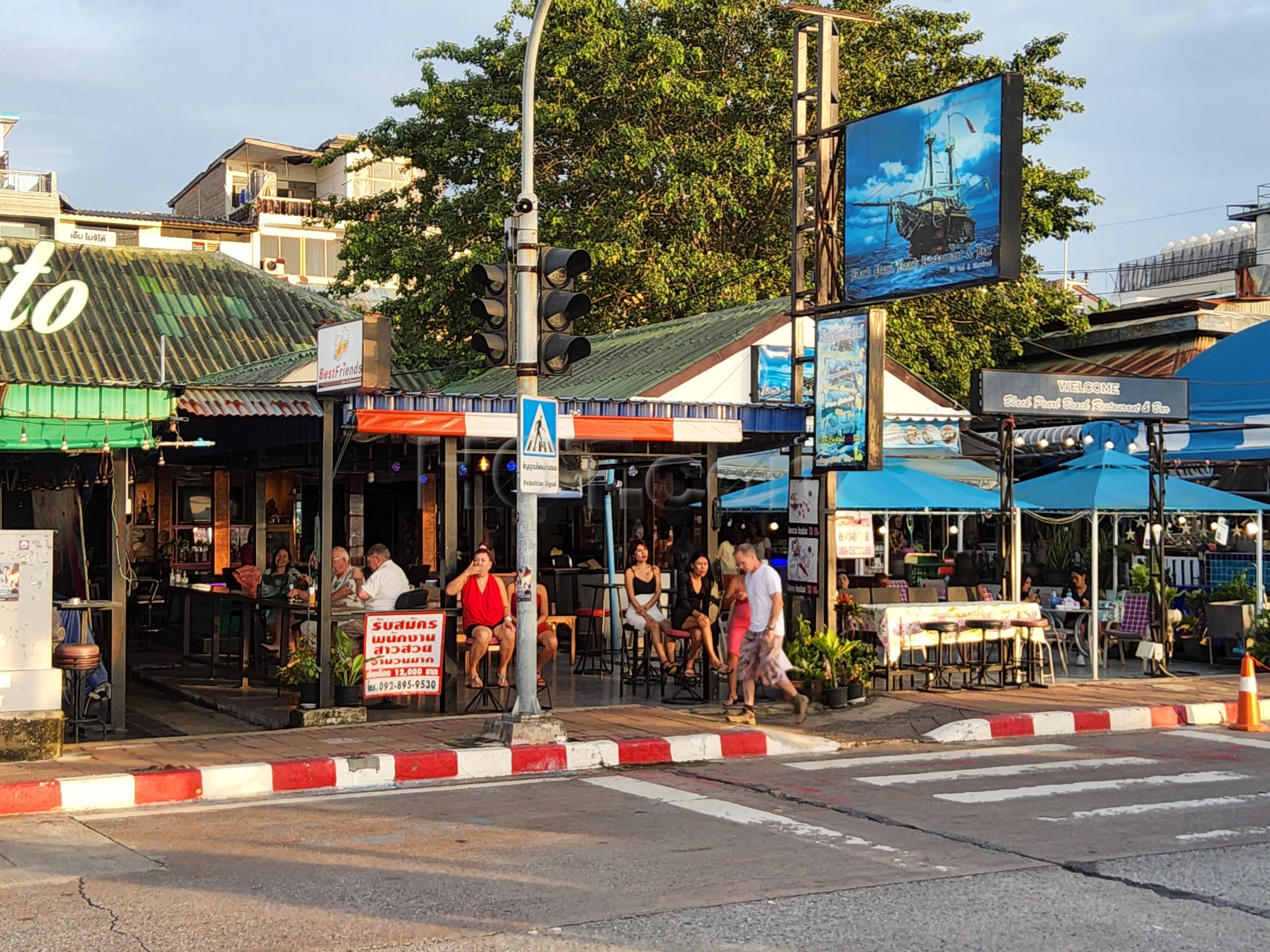 Pattaya, Thailand Best Friends