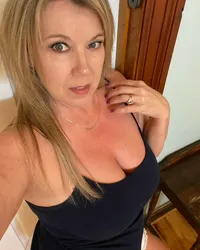 Escorts Bellingham, Washington 50 years old PROFESSIONAL, INDEPENDENT, MATURE MASSEUSE, I OFFER ALL KINDS OF MASSAGE\HAPPY ENDING