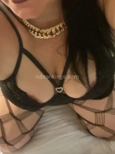 Escorts Oklahoma City, Oklahoma Sensual body rub with HOT LATINA