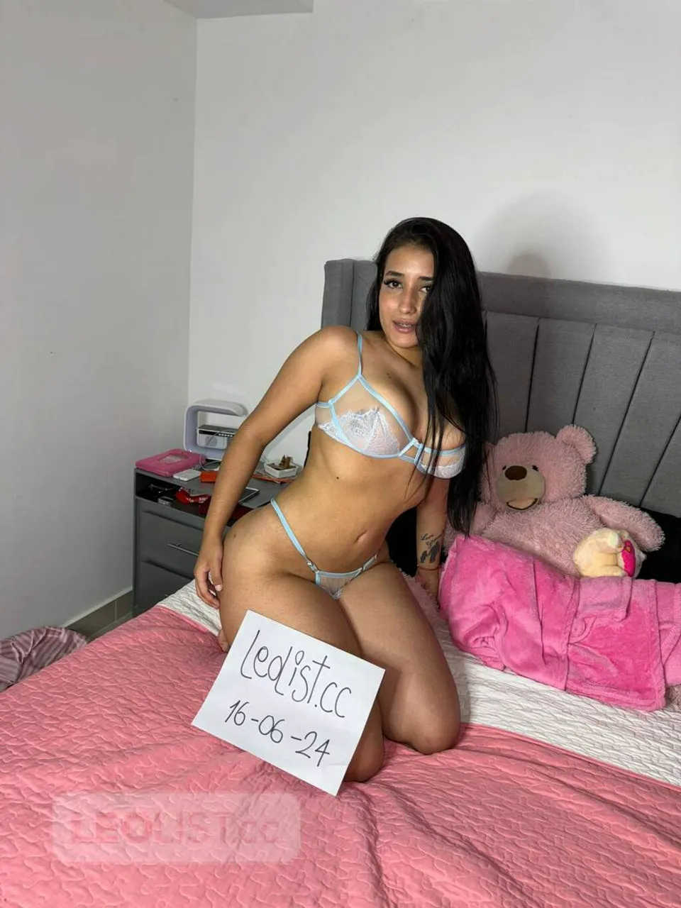 Escorts Peterborough, Ontario I am a beautiful Colombian