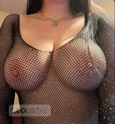 Escorts Montreal, Quebec INCALL MTL EST **busty snowbunny*