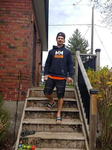 Escorts Barrie, Ontario Tanned, built, handsome, and fun