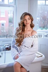 Escorts London, England Valentina