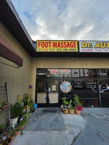 Massage Parlors Los Angeles, California Chinese Foot Massage