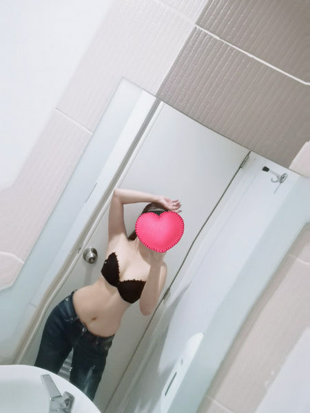 Escorts Makati City, Philippines Rosie