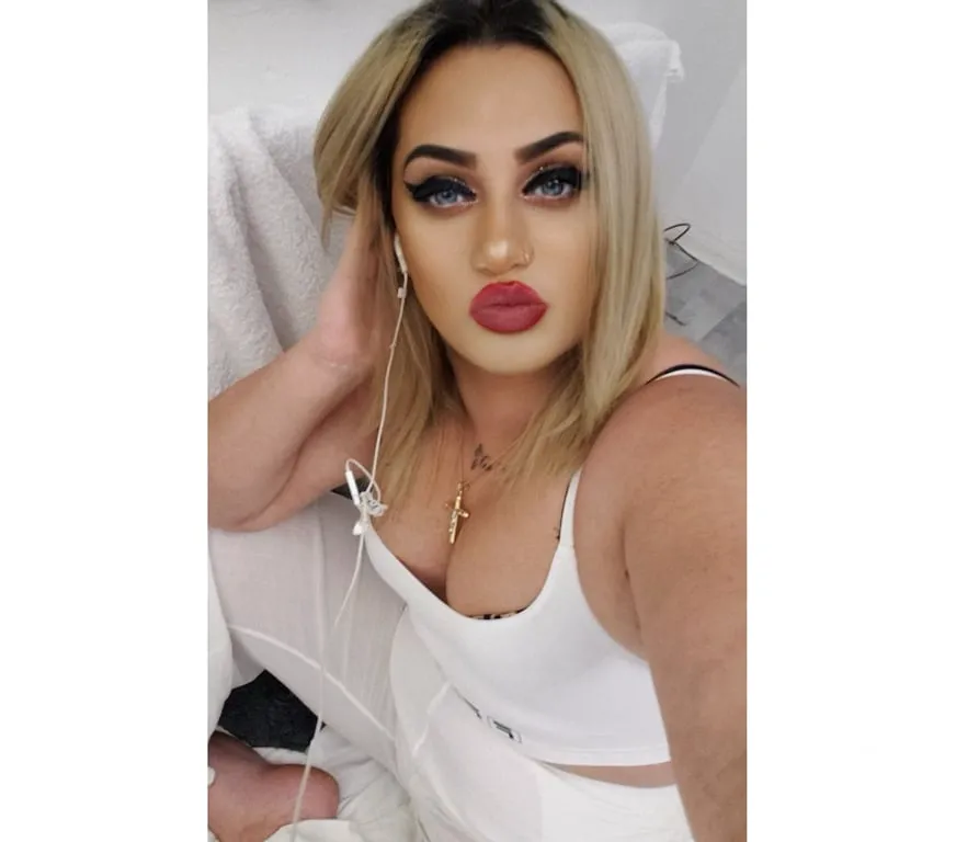 Escorts Birmingham, England Hello, I'm Klara trans party 😘