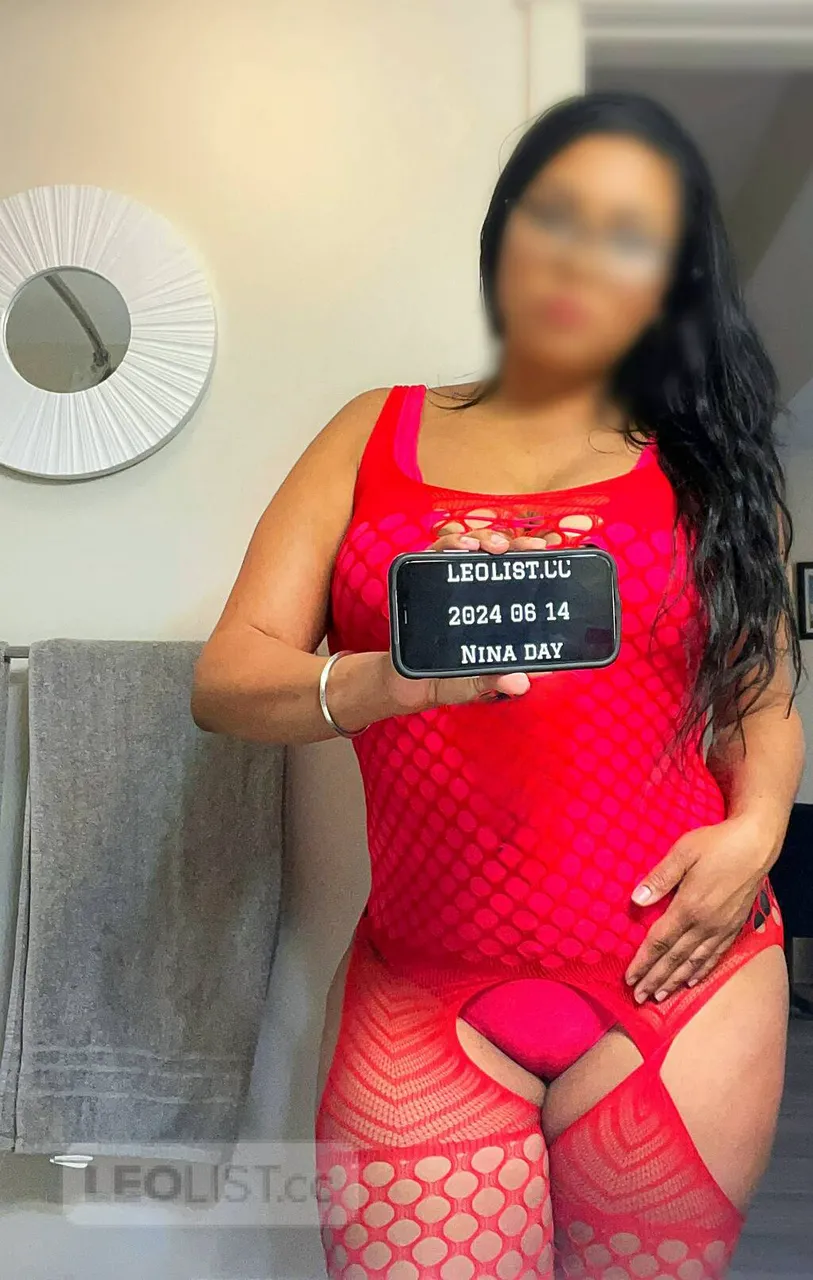 Escorts Kelowna, British Columbia Back shot baddieSlut me out ready to play