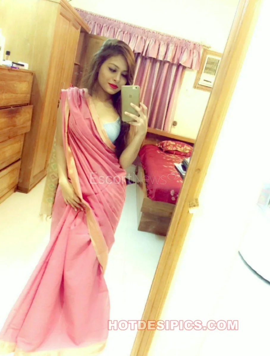 Escorts India Noida Queens