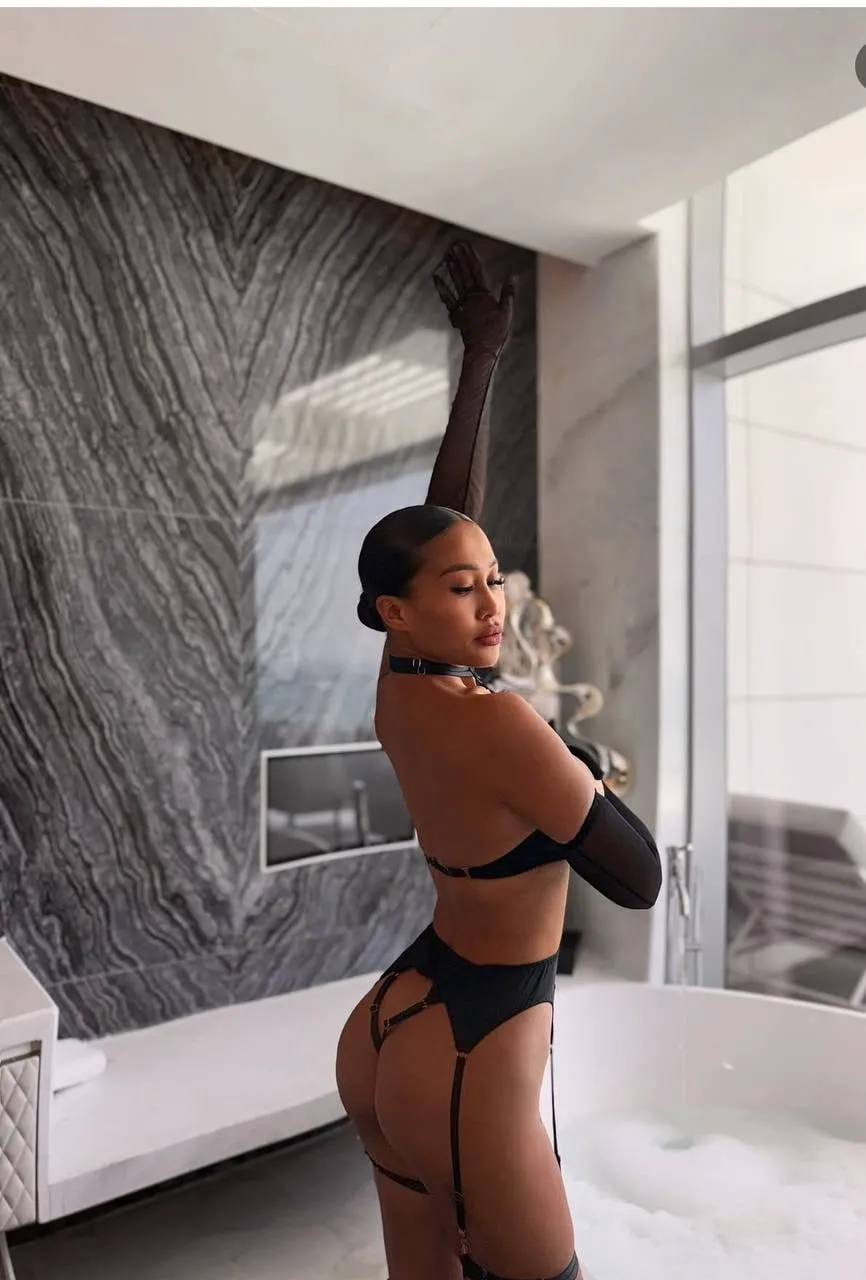 Escorts Los Angeles, California Mira