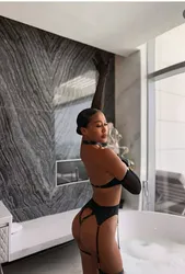 Escorts Los Angeles, California Mira