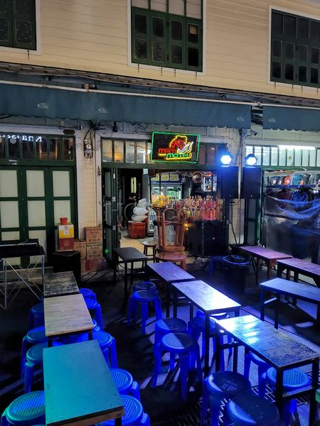 Freelance Bar Bangkok, Thailand Mammoth Bar