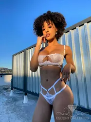 Escorts Paris, France Astrid