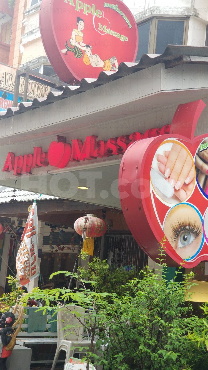 Ban Karon, Thailand Apple massage