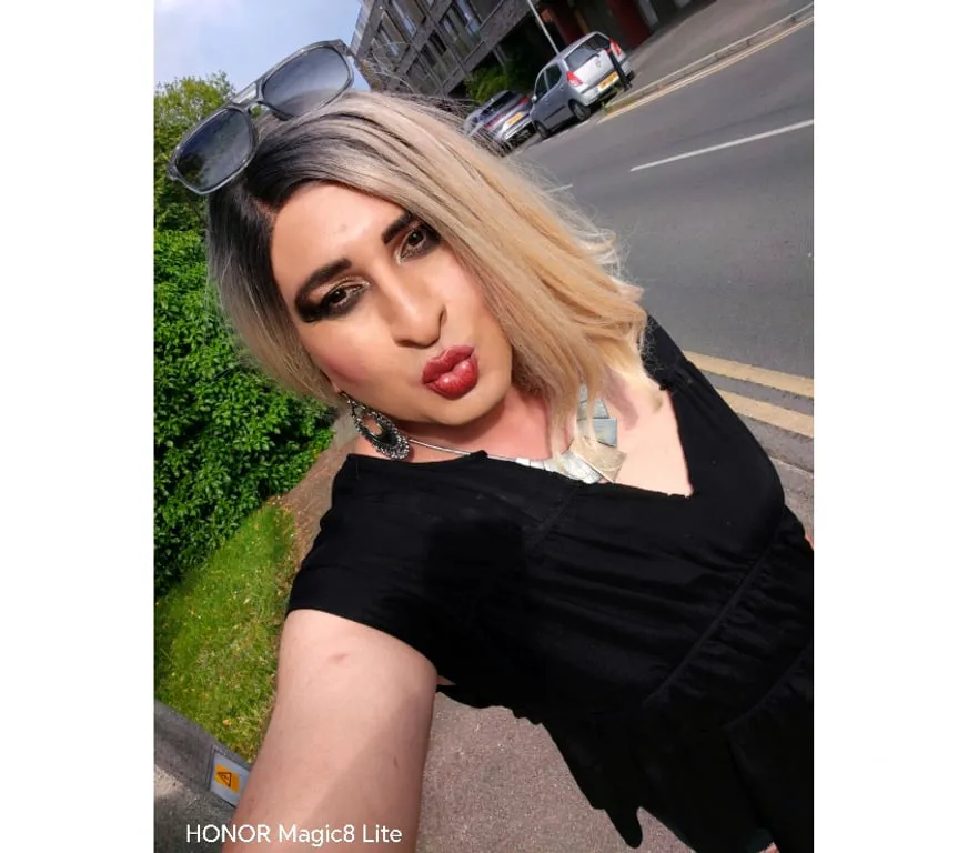 Escorts Wennington, England SUZY LADYBOY FIRST TIMERS AND CURIOUS IN&OUTCAL