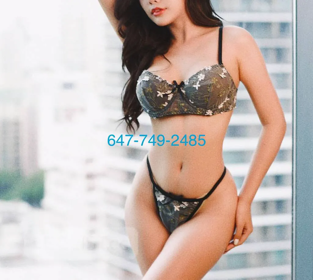 Escorts Oakville, Ontario Outcalls Japanese Party Girl Dana ~super young pretty