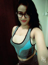 Escorts Abu Dhabi, United Arab Emirates Kavita Busty Girl