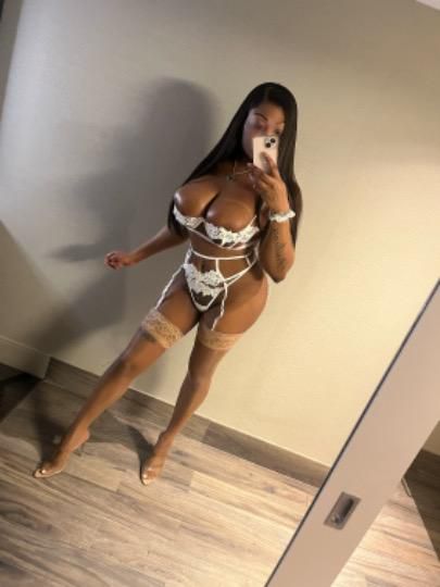 Escorts Queens, New York ELITE FRENCH EBONY GIRLFRIEND 🤍✨INCALL AVAILABLE IN BROSSARD✨REAL VERIFIED & WELL REVIEWED | TWITTER @PAOLADAMOUROF